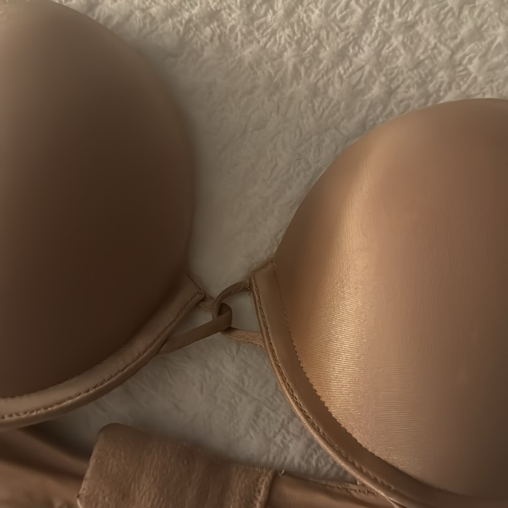 Victoria’s Secret Bombshell Bra - Picture 3 of 3